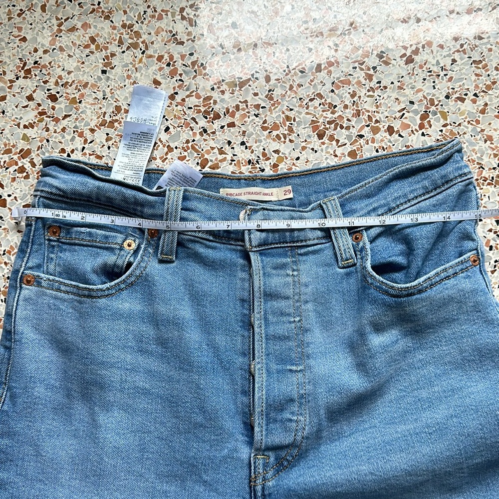 Levi’s Ribcage Straight Ankle - Distressed - Picture 7 of 7